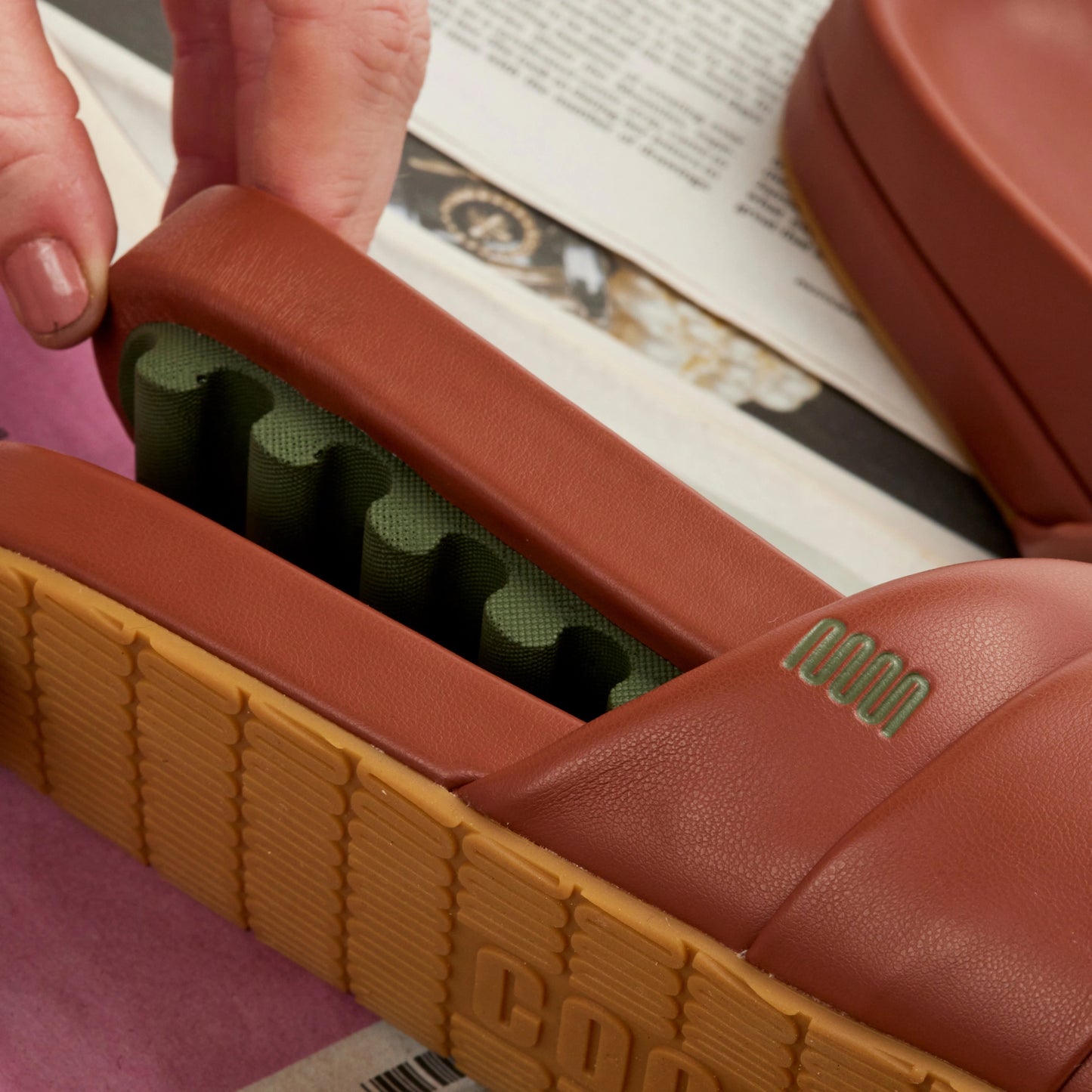 The Softie Slide - Tobacco Brown