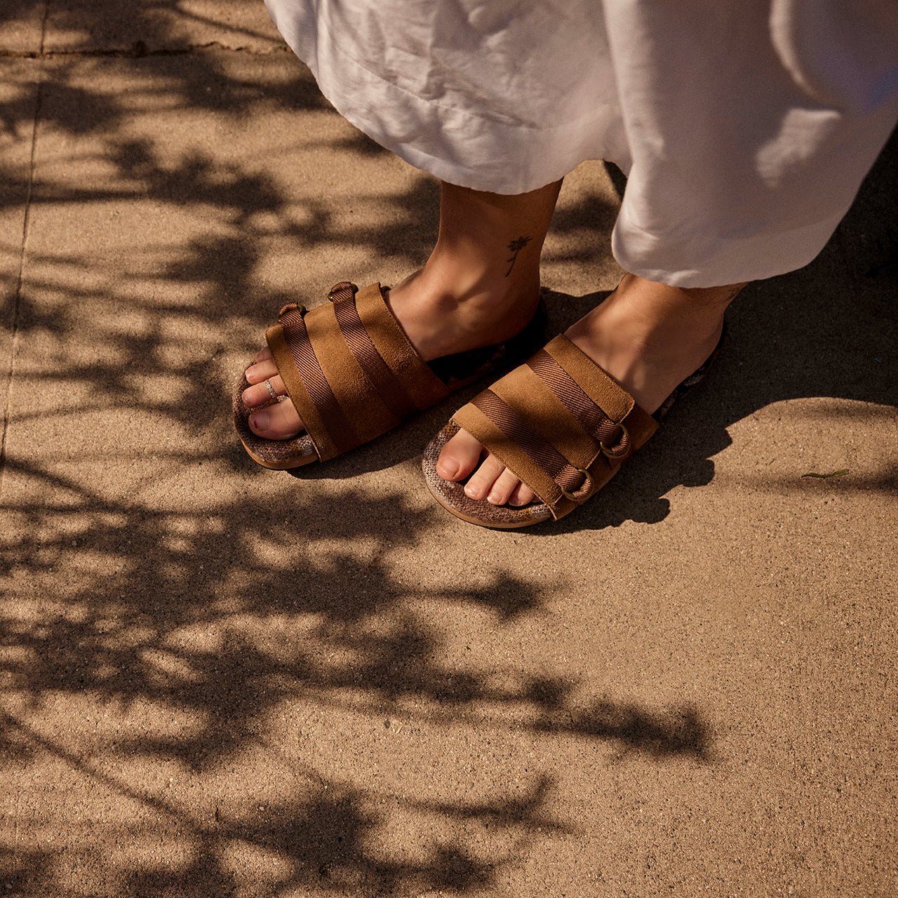 The Rhoads Slide - Otter Brown with Ashland